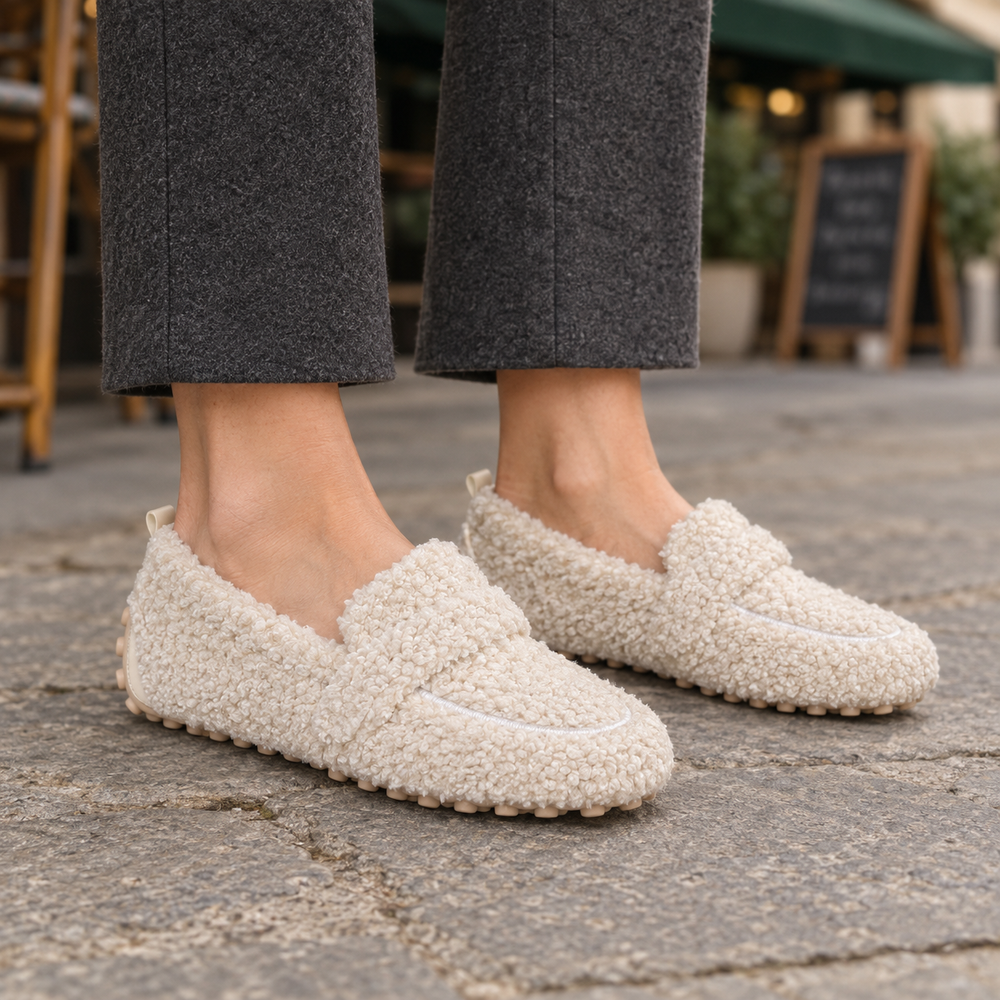 Bellagio Loafers in Cream (on foot)