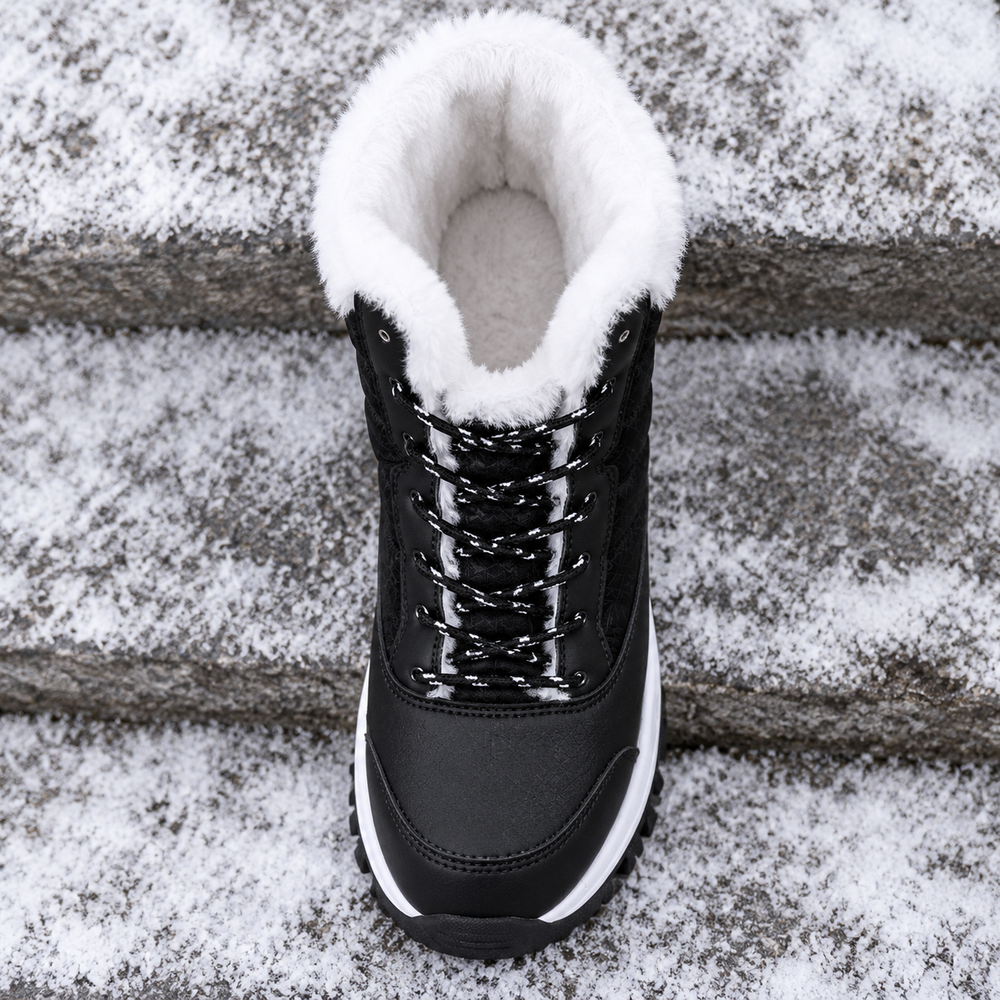 Arabba Snow Boots in Black (inside view)