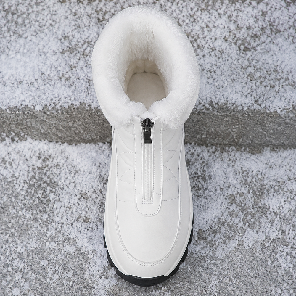 Madesimo Snow Boots in White (inside view)