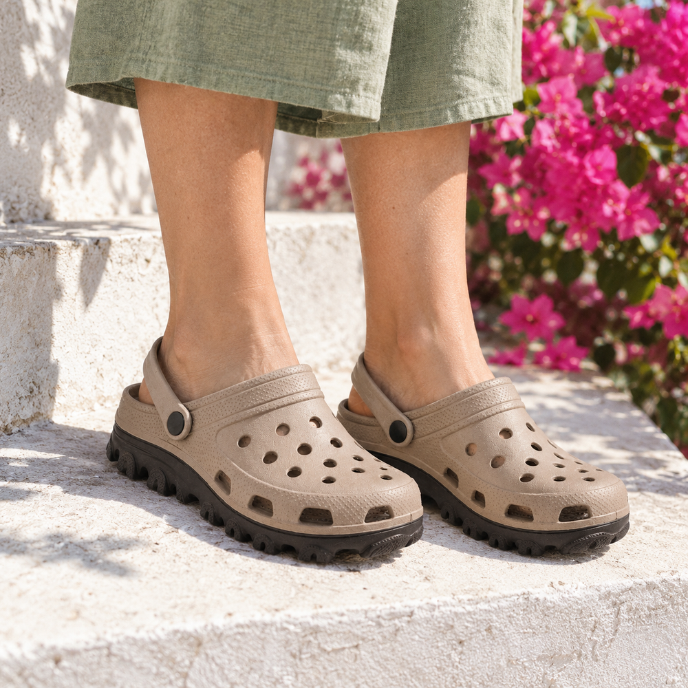 Alatri Orthopedic Clogs - Khaki - on foot side