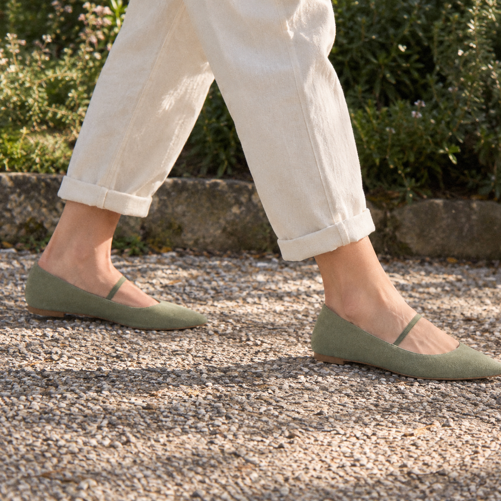 The Genoa Orthopedic Comfort Shoes - Sage - on foot side