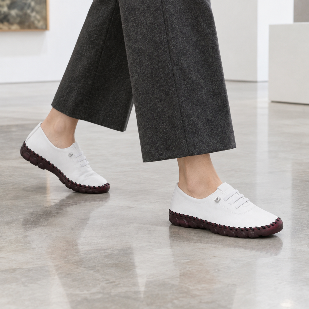 Padova Orthopedic Flats - White - on foot