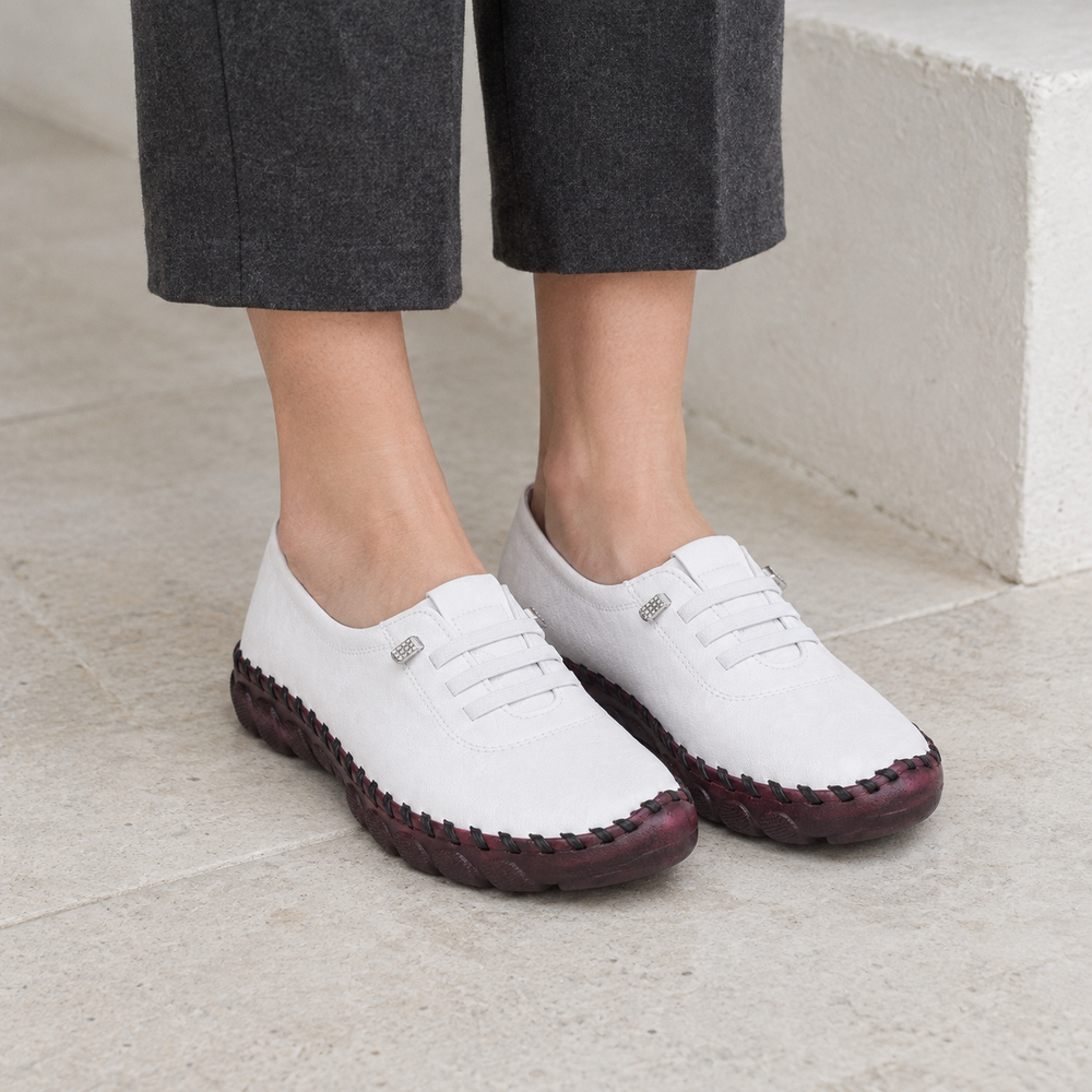 Padova Orthopedic Flats - White - on foot side