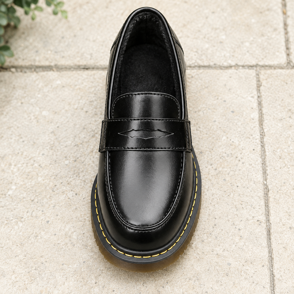 Varenna Loafers in Black (inside view)