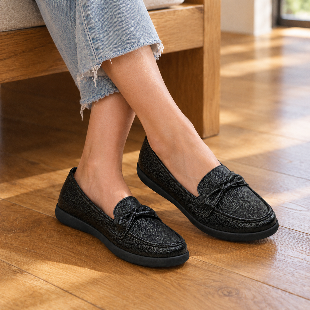 Catania Orthopedic Loafers - Black - on foot side