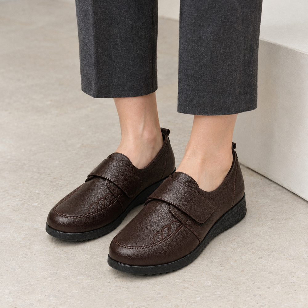 Mantova Orthopedic Flats - Brown - on foot side