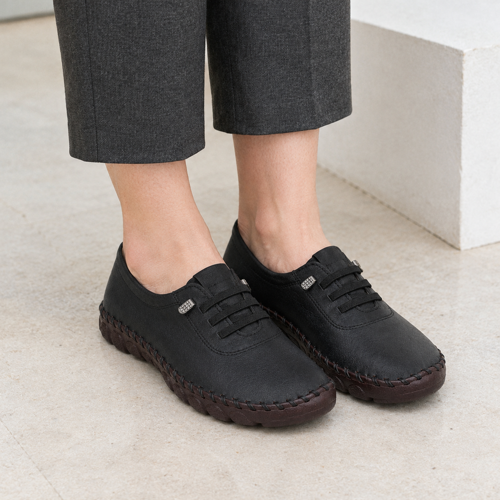 Padova Orthopedic Flats - Black - on foot side