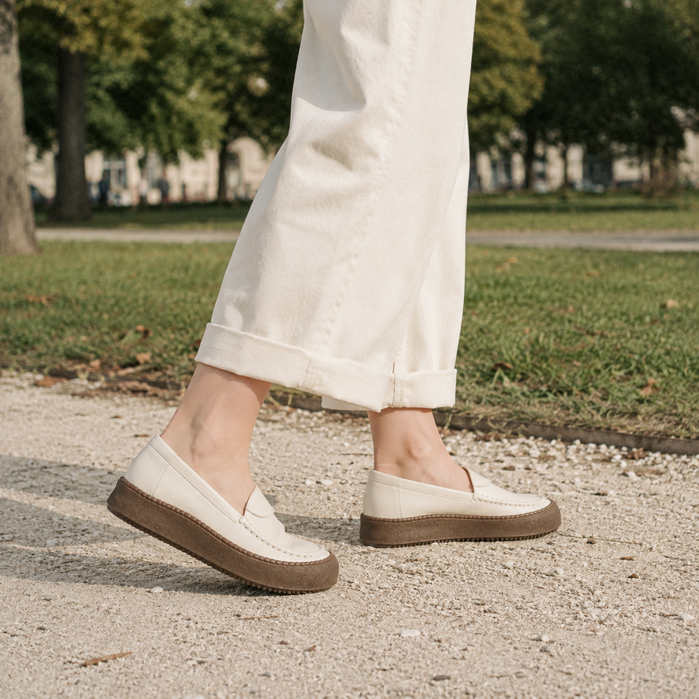 Trieste Orthopedic Comfort Shoes - Off-White - on foot